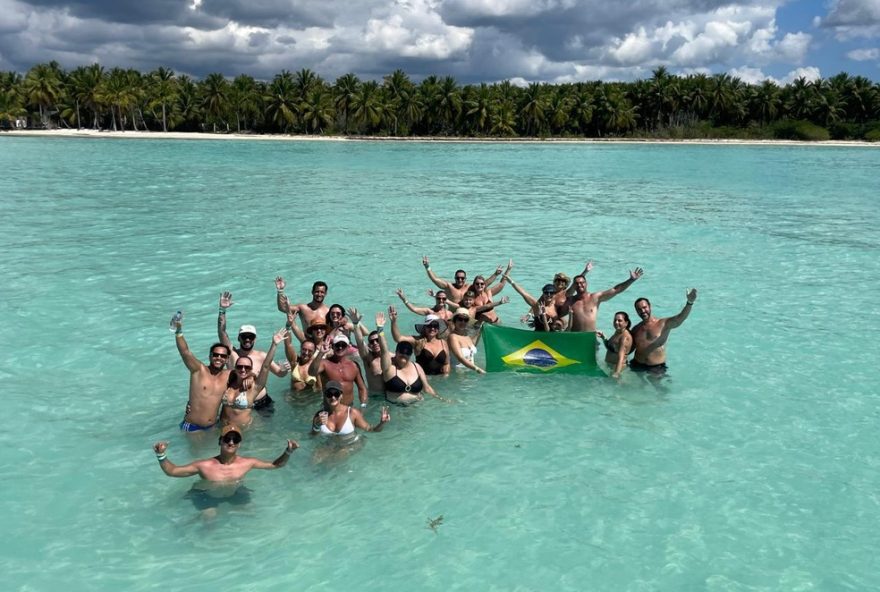 grupo-consulth3A-empresa-catarinense-premia-gestores-com-viagem-para-celebrar-meta-cumprida-confira grupo-consulth3A-empresa-catarinense-premia-gestores-com-viagem-para-celebrar-meta-cumprida-confira