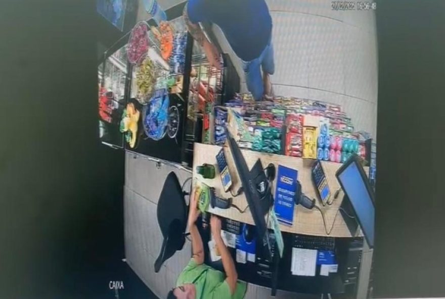 grupo-criminoso-e-preso-no-df-por-clonagem-de-cartoes-para-comprar-bebidas-e-iphone