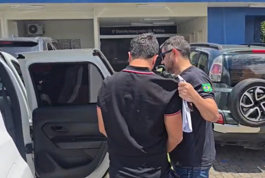 grupo-de-agiotagem-no-am-ameaca-vitima-e-e-preso-pela-policia3A-servidora-revela-intimidacoes-e-chantagens grupo-de-agiotagem-no-am-ameaca-vitima-e-e-preso-pela-policia3A-servidora-revela-intimidacoes-e-chantagens