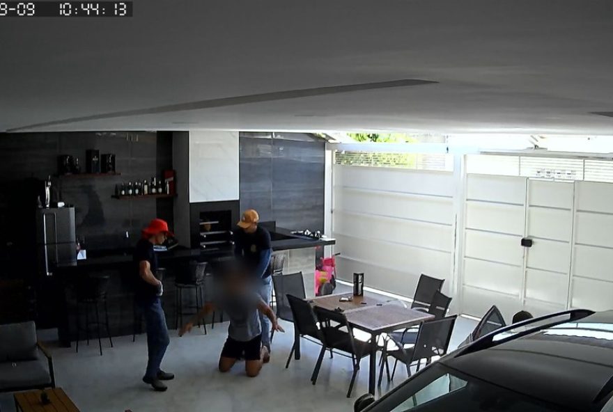 grupo-de-bandidos-que-se-passava-por-policiais-e-preso-no-df3B-video-flagra-crimes