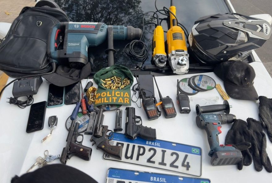 grupo-e-preso-por-tentar-arrombar-banco-em-missao-velha2C-ceara3B-policial-militar-entre-os-detidos grupo-e-preso-por-tentar-arrombar-banco-em-missao-velha2C-ceara3B-policial-militar-entre-os-detidos