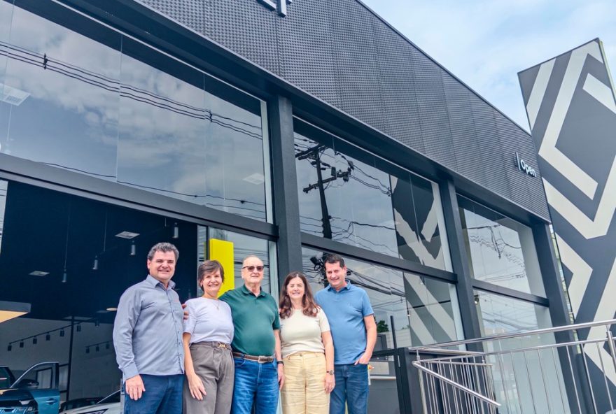 grupo-open-inaugura-nova-concessionaria-renault-em-francisco-beltrao3A-renault-boreal-em-destaque