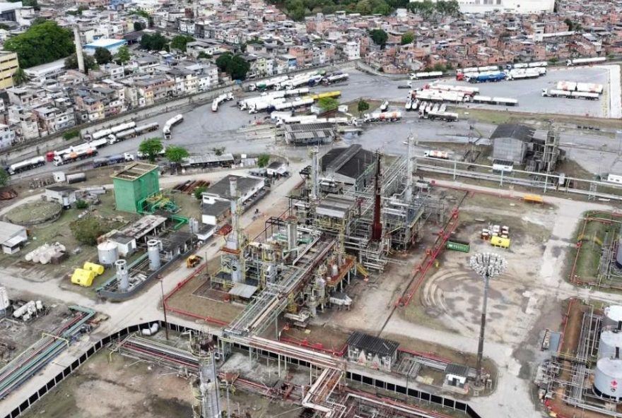 grupo-refit-e-alvo-de-megaoperacao-por-fraude-bilionaria-no-ramo-de-combustivel grupo-refit-e-alvo-de-megaoperacao-por-fraude-bilionaria-no-ramo-de-combustivel