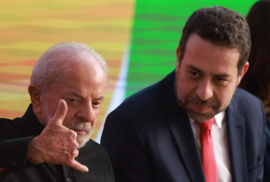 guilherme-boulos-afirma-que-esta-ansioso-para-ver-lula-debater-seguranca-com-flavio-bolsonaro guilherme-boulos-afirma-que-esta-ansioso-para-ver-lula-debater-seguranca-com-flavio-bolsonaro