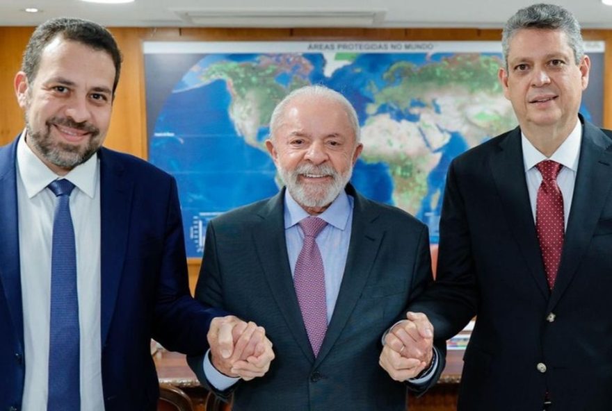 guilherme-boulos-assume-como-novo-ministro-e-homenageia-vitimas-no-rio