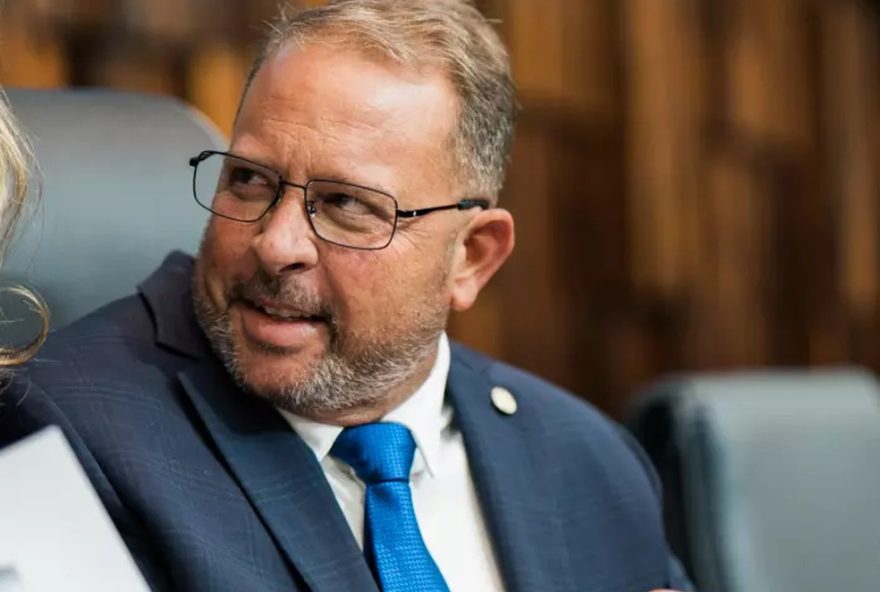 guilherme-delaroli-assume-comando-do-rj-em-viagem-de-claudio-castro3A-entenda-a-sucessao-no-governo-do-estado guilherme-delaroli-assume-comando-do-rj-em-viagem-de-claudio-castro3A-entenda-a-sucessao-no-governo-do-estado