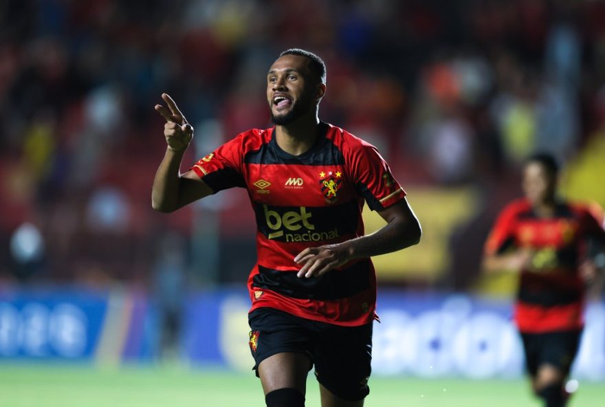 PE - RECIFE - 24/01/2026 - PERNAMBUCANO 2026, SPORT X VITORIA-PE - Gustavo Coutinho jogador do Sport comemora seu gol durante a partida contra o Vitoria pelo campeonato pernambucano na Ilha do Retiro. Foto: Marlon Costa/AGIF