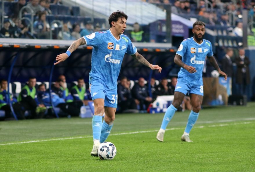 gustavo-mantuan2C-ex-corinthians2C-e-eleito-melhor-lateral-direito-do-campeonato-russo-e-elogia-chegada-de-gerson-no-zenit3A-22jogador-pronto22