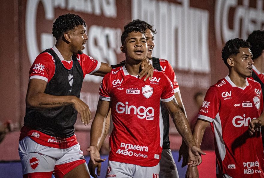 gustavo-paje-se-destaca-no-vila-nova3A-atacante-projeta-novos-desafios-para-2026