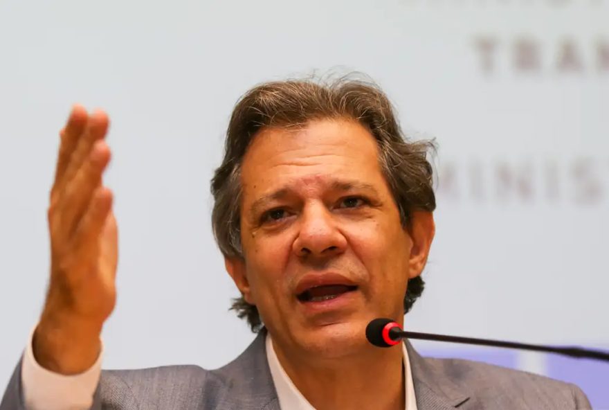 Ministro Fernando Haddad testa positivo para covid-19