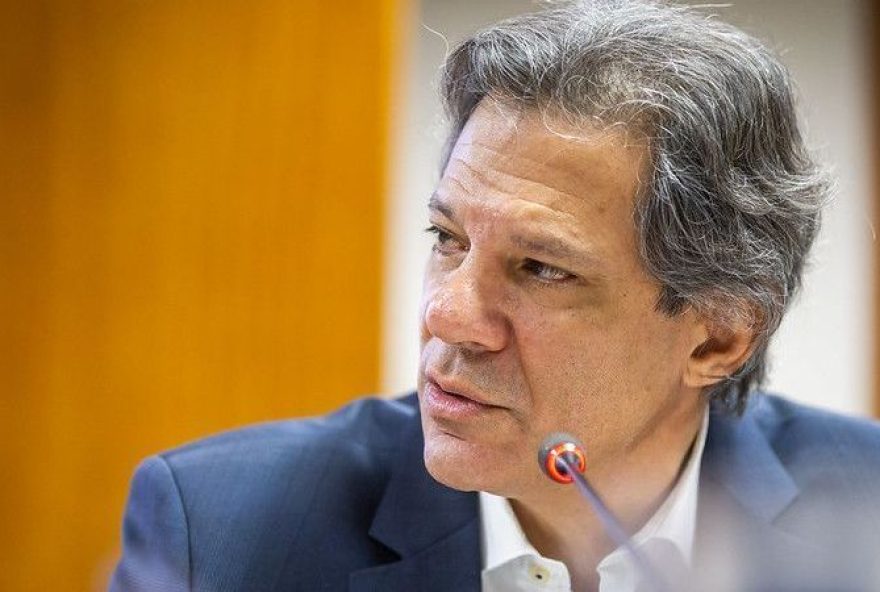 haddad-queria-taxar-blusinhas2C-mas-lula-o-impediu2C-revela-ministro-da-fazenda