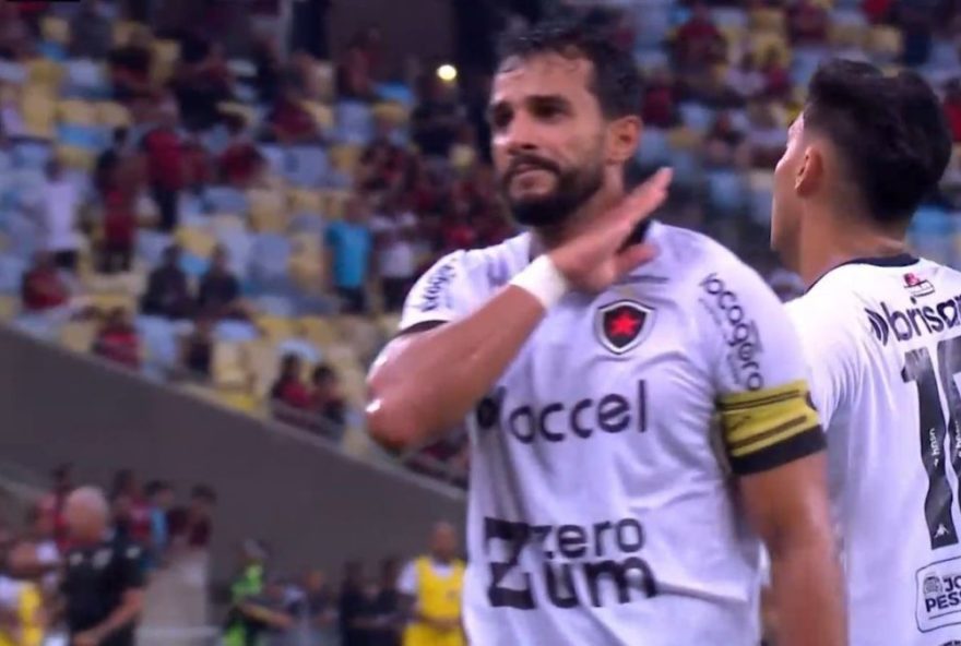 henrique-dourado-cumpre-promessa-em-gol-contra-flamengo3A-22ceifada-incompleta22