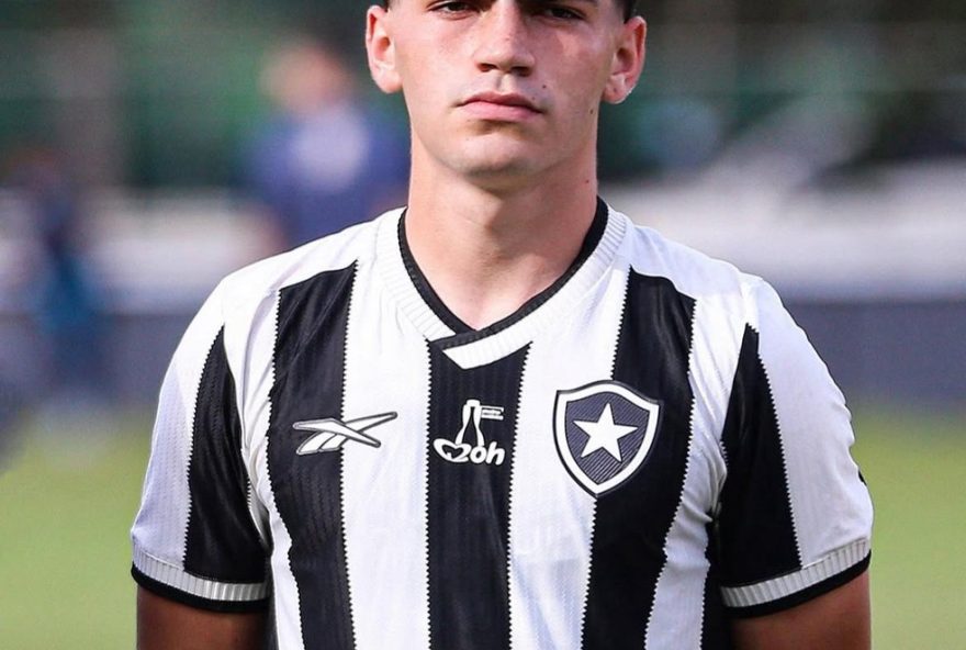 henrique-simeone2C-volante-do-botafogo2C-e-convocado-para-selecao-sub-18-do-mexico3A-oportunidade-internacional-para-promissor-talento