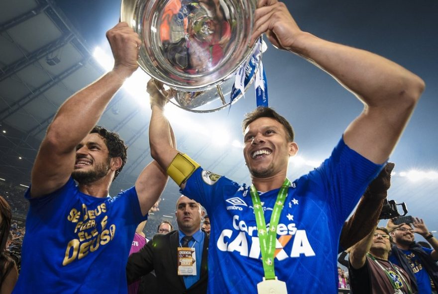 henrique2C-idolo-do-cruzeiro2C-retorna-ao-figueirense-como-auxiliar-tecnico