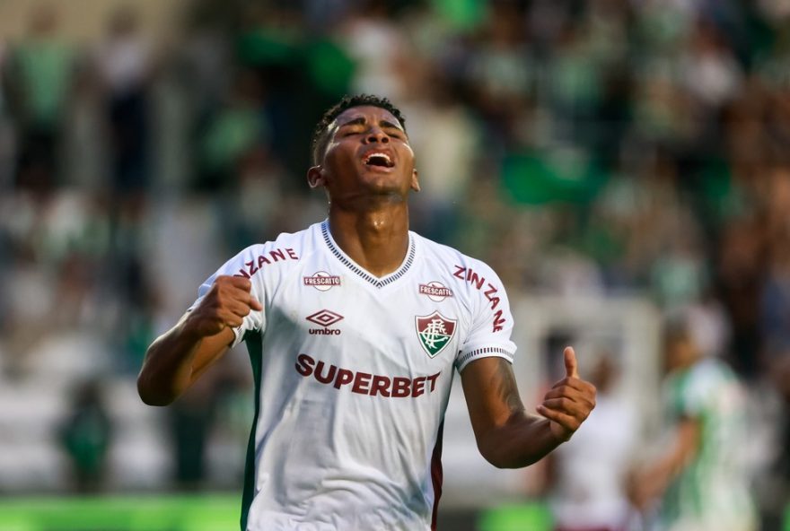 hercules-se-destaca-no-fluminense-com-evolucao-e-adaptacao-em-novo-posicionamento