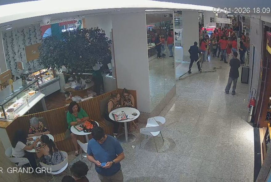 heroi-da-seguranca-do-shopping-tijuca-tenta-salvar-brigadista-no-incendio heroi-da-seguranca-do-shopping-tijuca-tenta-salvar-brigadista-no-incendio