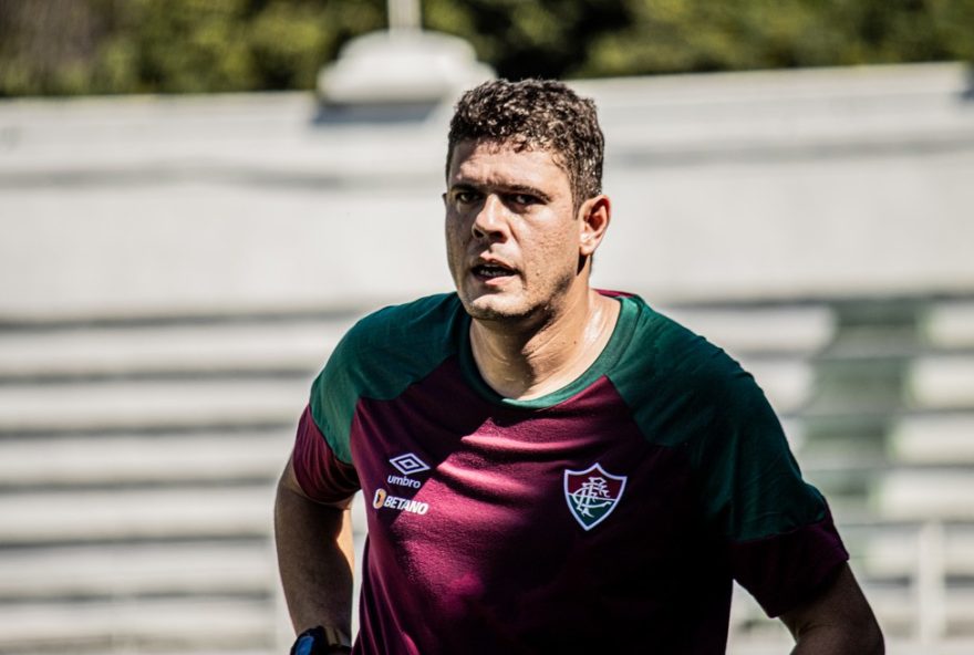 hoffmann-deixa-o-comando-do-time-feminino-do-fluminense3A-clube-busca-novo-treinador-para-reerguer-equipe-no-brasileirao