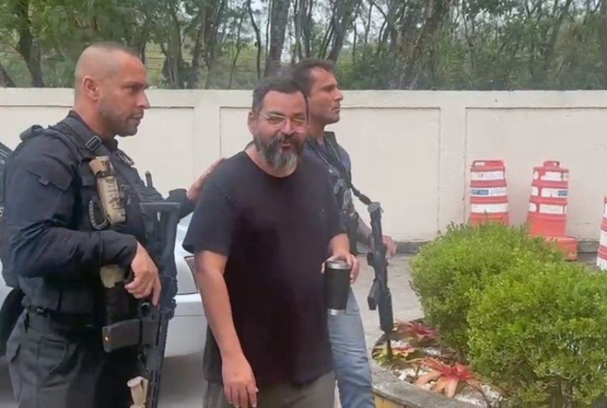 homem-aposentado-da-pm-e-detido-por-agredir-ex-esposa-em-bar-no-rio-de-janeiro homem-aposentado-da-pm-e-detido-por-agredir-ex-esposa-em-bar-no-rio-de-janeiro