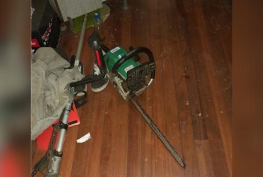 homem-ataca-esposa-com-motosserra-em-sc-apos-briga-por-ciumes3A-caso-de-tentativa-de-feminicidio