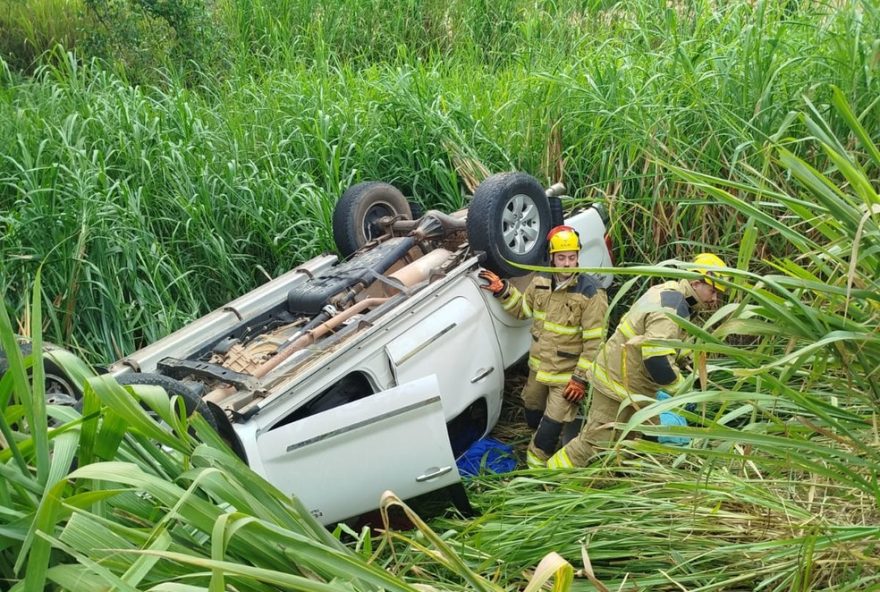 homem-capota-carro-na-br-1163A-alerta-sobre-seguranca-no-transito