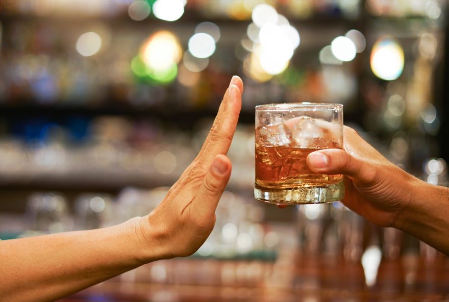 homem-de-37-anos-de-goiania-e-internado-com-suspeita-de-intoxicacao-por-metanol