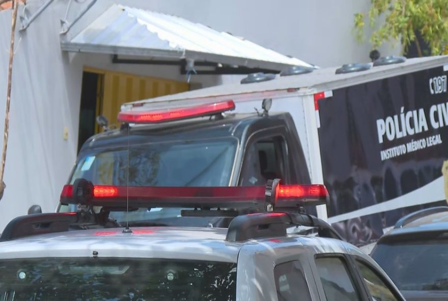 homem-de-42-anos-e-esmagado-pelo-proprio-carro-na-garagem3A-alerta-para-seguranca-pessoal-e-prevencao-de-acidentes-domesticos