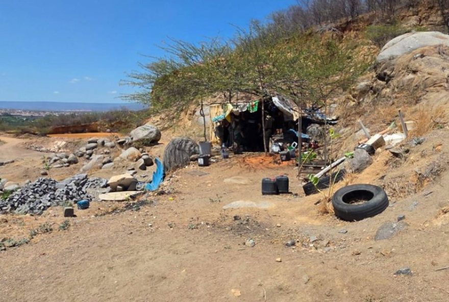 homem-de-61-anos-resgatado-de-trabalho-escravo-em-pedreira-no-ceara