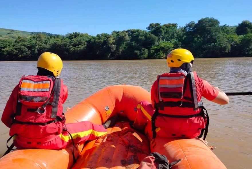 homem-desaparece-ao-tentar-salvar-criancas-de-afogamento-no-rio-ivai2C-no-parana homem-desaparece-ao-tentar-salvar-criancas-de-afogamento-no-rio-ivai2C-no-parana