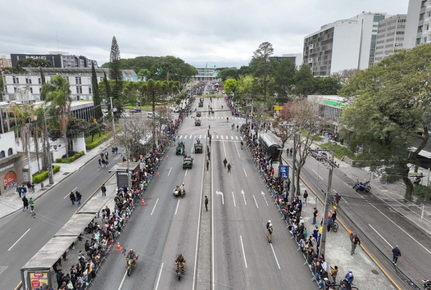homem-desaparece-apos-desfile-do-7-de-setembro-em-curitiba-e-e-preso-por-nao-pagar-pensao