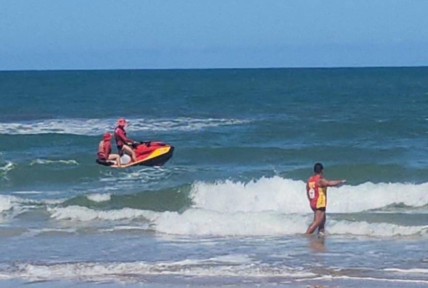 homem-desaparece-em-praia-da-bahia-ao-salvar-filho-de-afogamento3A-buscas-em-ilheus homem-desaparece-em-praia-da-bahia-ao-salvar-filho-de-afogamento3A-buscas-em-ilheus