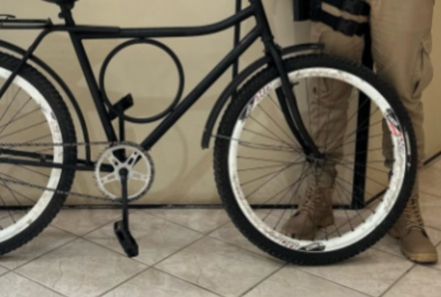 homem-desconfia-de-filho-por-furto-de-bicicleta-e-pm-recupera-objeto-em-sc homem-desconfia-de-filho-por-furto-de-bicicleta-e-pm-recupera-objeto-em-sc