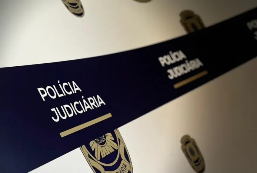 homem-detido-apos-roubar-duas-pessoas-com-arma-de-fogo-em-gaia