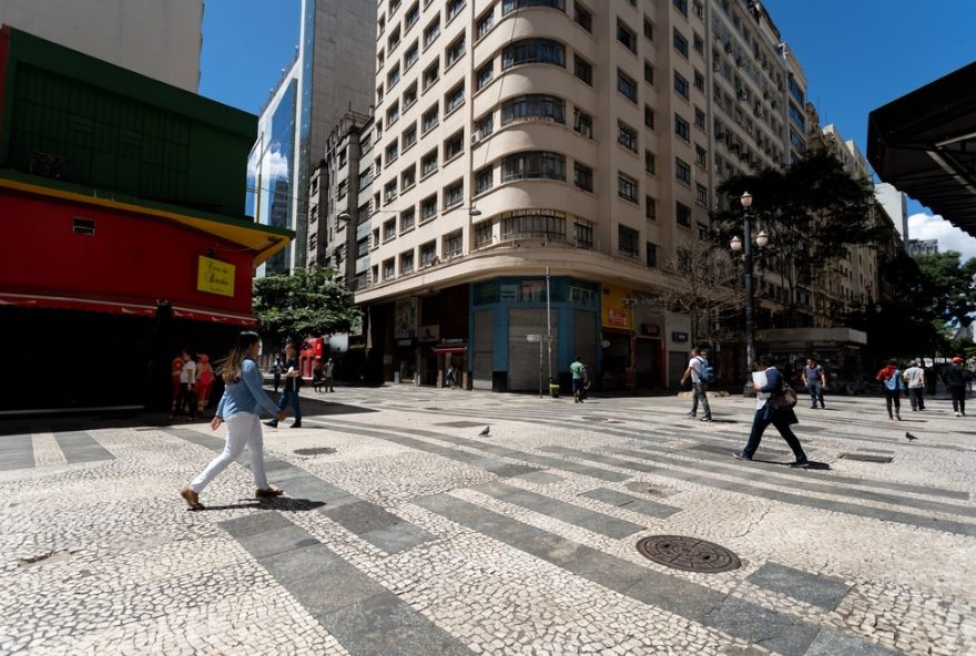 homem-e-achado-morto-com-golpes-de-faca-em-apartamento-no-centro-de-sp