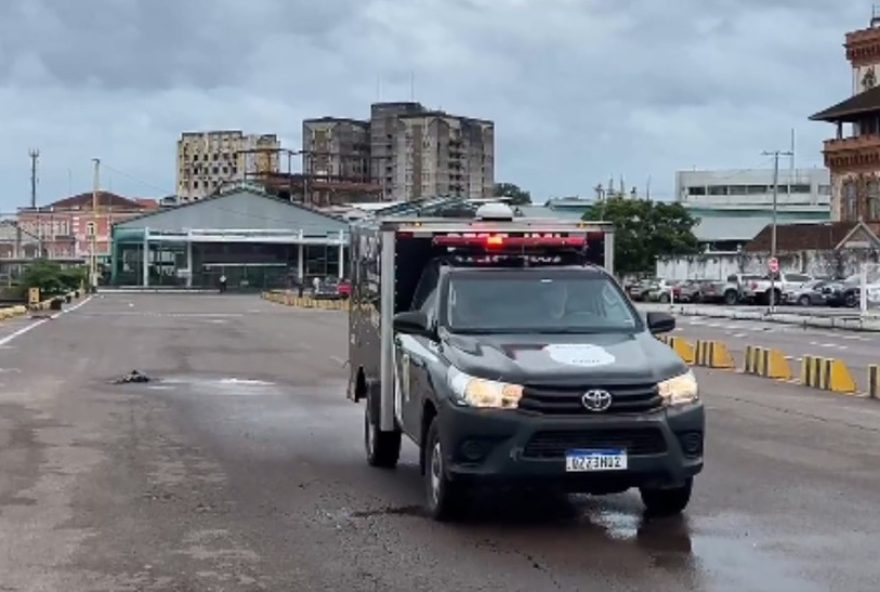 homem-e-assassinado-a-facadas-em-embarcacao-no-porto-de-manaus3A-suspeito-em-fuga homem-e-assassinado-a-facadas-em-embarcacao-no-porto-de-manaus3A-suspeito-em-fuga