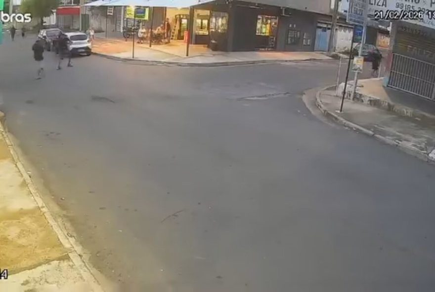 homem-e-atacado-em-rua-movimentada-de-santa-maria-no-df3B-autor-foge-de-bicicleta homem-e-atacado-em-rua-movimentada-de-santa-maria-no-df3B-autor-foge-de-bicicleta