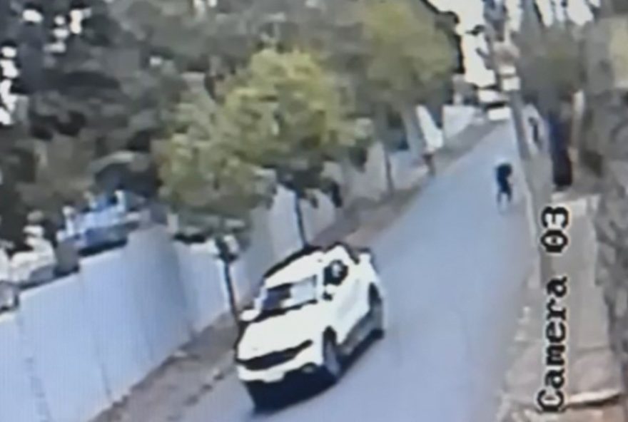 homem-e-atropelado-por-comparsa-apos-roubo-em-lava-a-jato-bh3A-policia-prende-ladroes-e-apreende-adolescente