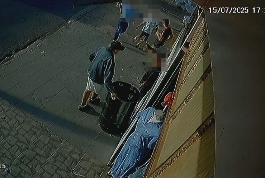 homem-e-brutalmente-assassinado-a-facadas-no-recanto-das-emas3A-criminosos-ainda-foragidos-e-policia-investiga-diligente