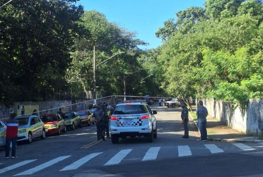 homem-e-brutalmente-assassinado-por-atiradores-encapuzados-em-sao-paulo3A-autoridades-investigam-o-caso-no-13o-dp