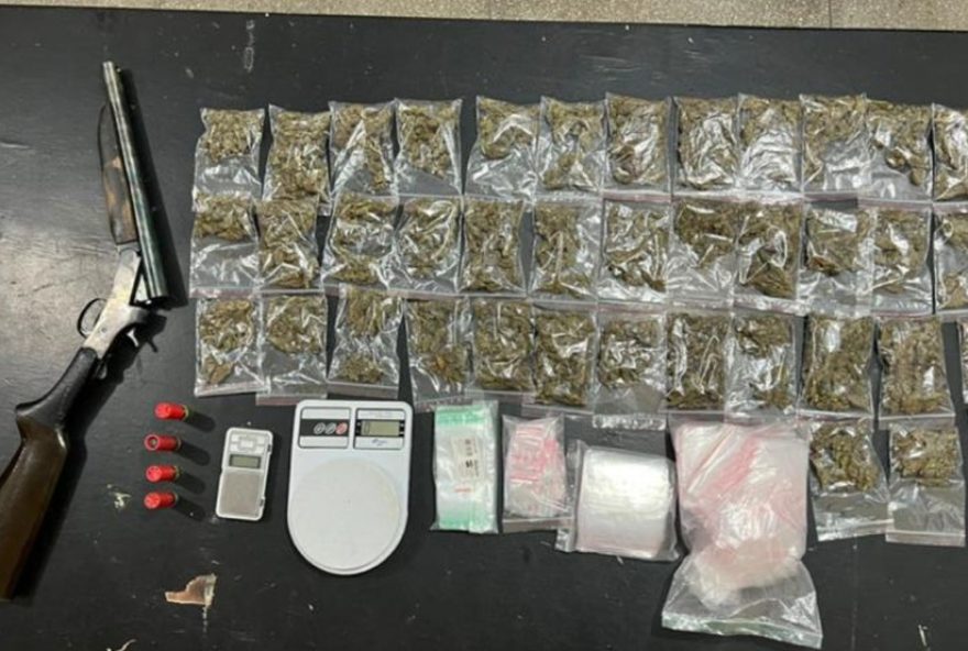 homem-e-detido-com-39-porcoes-de-maconha-e-arma-em-garanhuns3A-pm-age-rapido-e-eficazmente