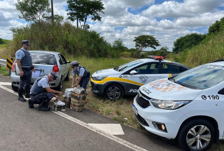 homem-e-detido-com-70-tabletes-de-maconha-na-rodovia-assis-chateaubriand-em-presidente-prudente3A-policia-age-no-combate-ao-trafico