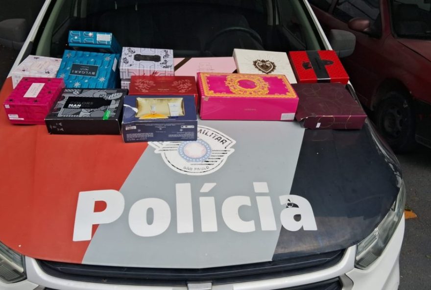 homem-e-detido-por-furto-de-perfumes-em-shopping-de-sao-jose-dos-campos3A-seguranca-e-policia-agem-em-conjunto-para-capturar-suspeito