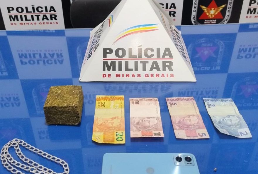 homem-e-detido-por-trafico-de-drogas-em-pirapora-apos-perseguicao-policial