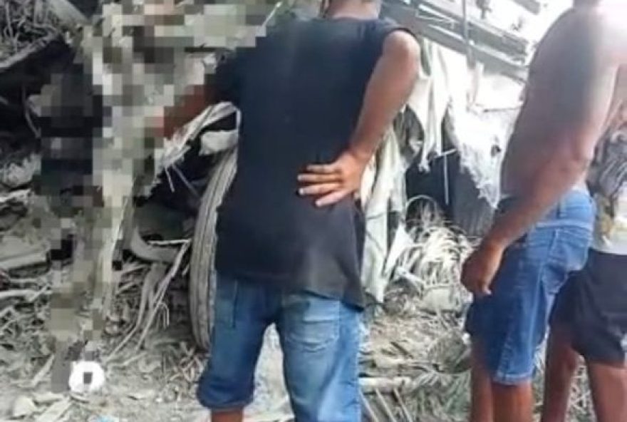 homem-e-flagrado-furtando-objeto-de-vitima-morta-apos-acidente-na-br-135-em-montes-claros homem-e-flagrado-furtando-objeto-de-vitima-morta-apos-acidente-na-br-135-em-montes-claros