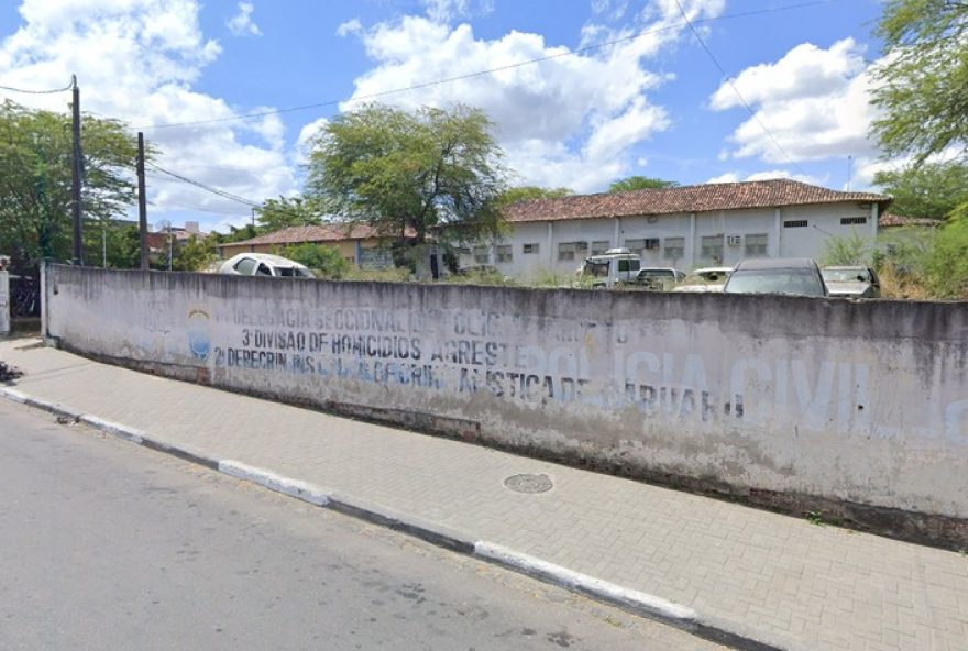 homem-e-morto-a-facadas-e-tem-corpo-carbonizado-em-bezerros3A-crime-choca-a-comunidade3B-dois-suspeitos-sao-detidos