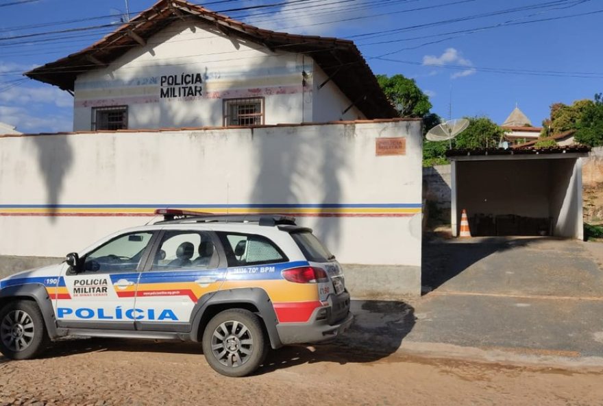 homem-e-morto-a-facadas-em-coronel-murta3A-suspeito-e-preso-em-flagrante