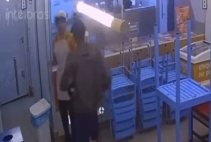 homem-e-preso-apos-assalto-em-sorveteria-na-asa-norte.-video-flagra-crime