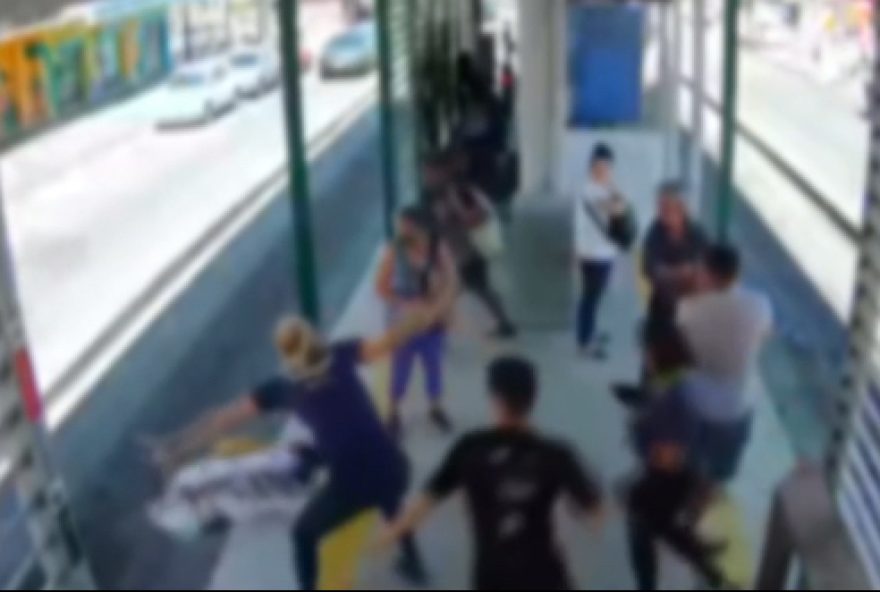 homem-e-preso-apos-derrubar-idosa-da-plataforma-do-brt-em-goiania