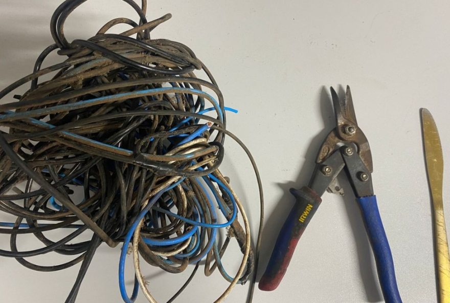 homem-e-preso-apos-furtar-fios-e-dormir-no-telhado-em-presidente-prudente-sp