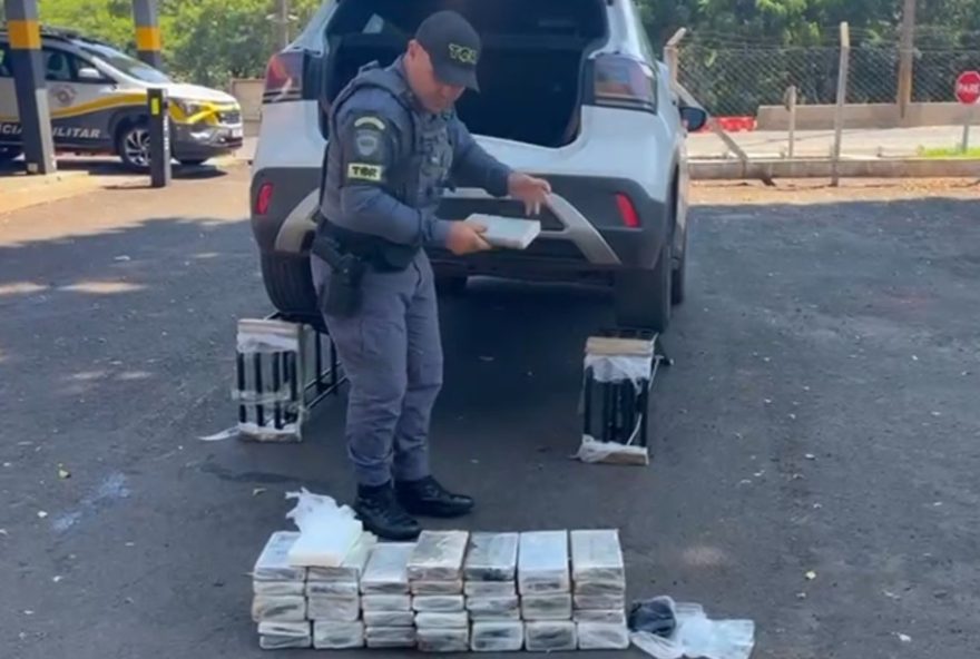 homem-e-preso-com-47-kg-de-cocaina-na-raposo-tavares3A-veja-detalhes-da-apreensao