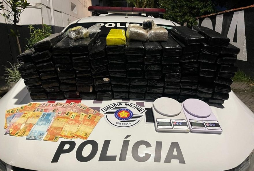 homem-e-preso-com-80-kg-de-maconha-em-ubatuba2C-sp3A-detalhes-da-apreensao